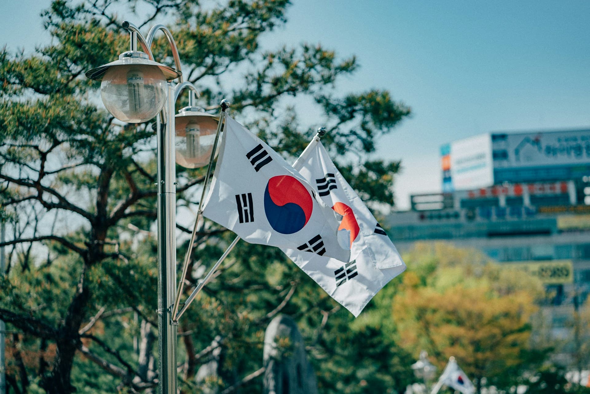Corea del Sur investiga ejecutivos de exchanges crypto por presunto tráfico de influencias