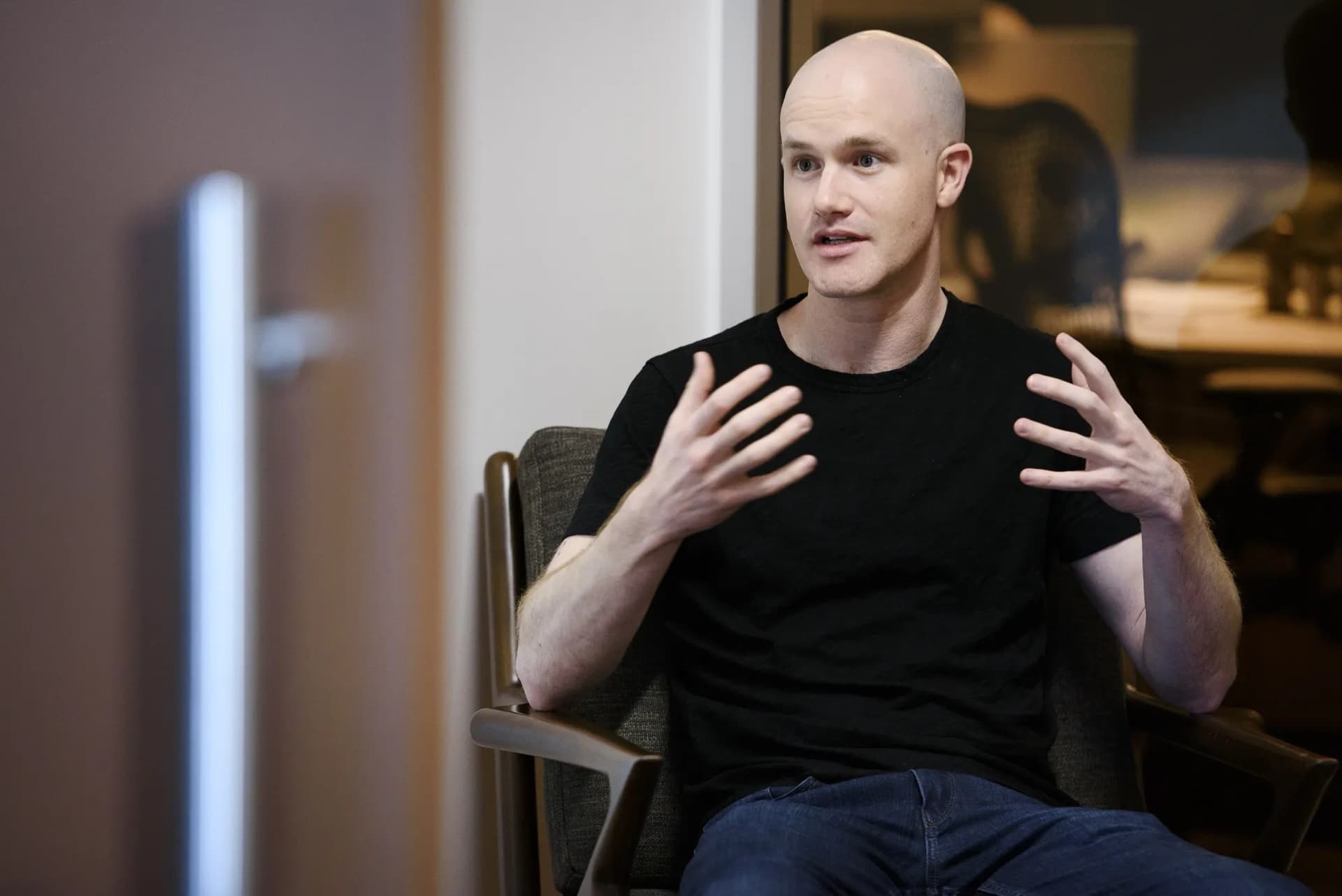 Coinbase CEO comparte 6 lecciones clave del WEF Davos 2026