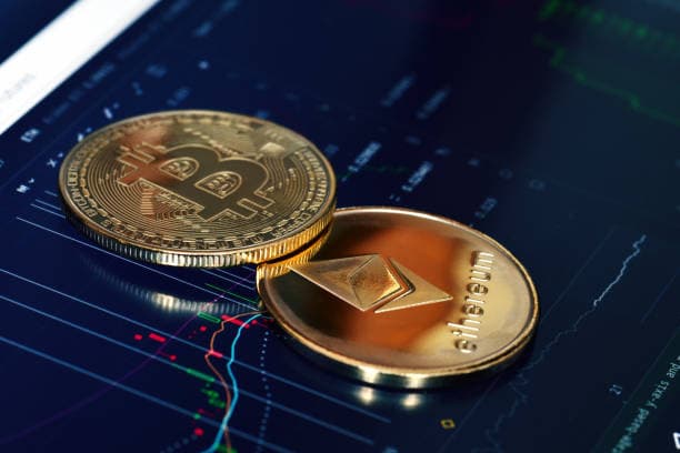 ¿Vuelve el mercado alcista? Instituciones compran Bitcoin, Ethereum, Solana y XRP