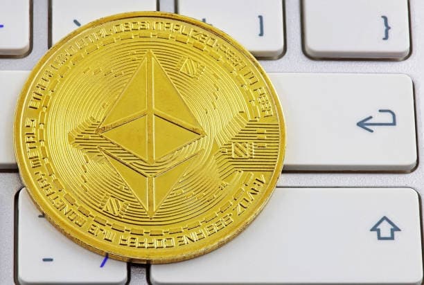 Trend Research completa venta masiva de Ethereum tras presión en mercados