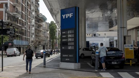 YPF confirma que no subirá los precios de combustibles