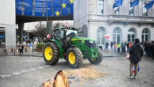 UE ofrece fondos extra a agricultores para calmar el enojo por el acuerdo con Mercosur