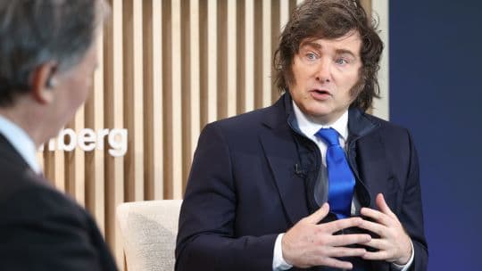Milei en Davos: defiende el libre comercio y las relaciones con China