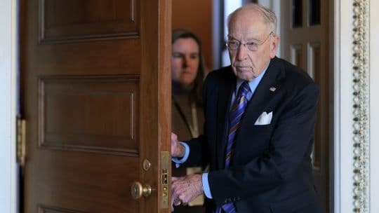 Credit Suisse: nueva investigación vincula al banco con oficiales nazis