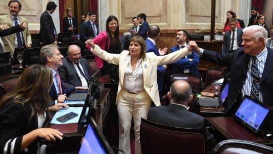 El Congreso aprobó la reforma laboral de Milei tras intenso debate