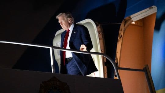 Trump reúne a líderes latinos para frenar inmigración y crimen