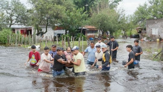 Alerta en Tucumán: inundaciones provocan evacuaciones masivas
