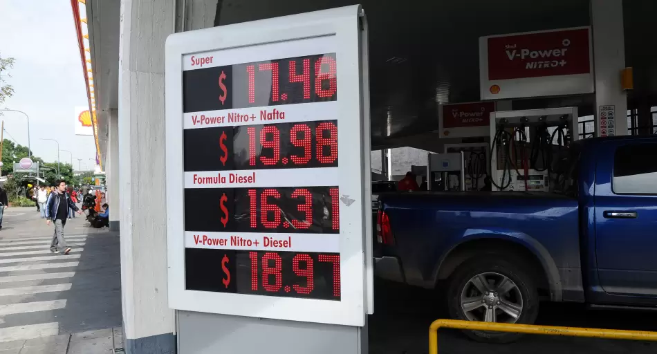 Alerta en Argentina: naftas subirían otro 10% por crisis petrolera
