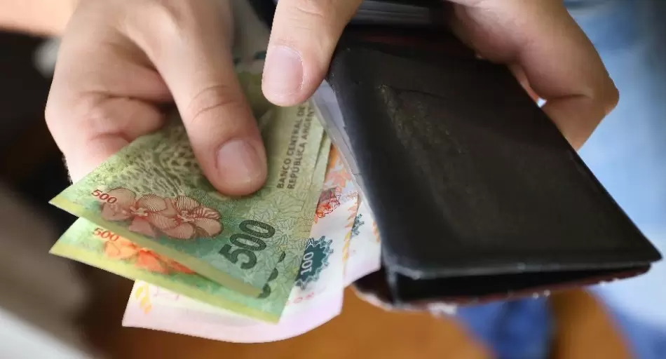 Salarios caen en Argentina pese a inflación del 2,8% en diciembre