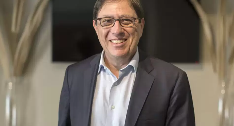 Riesgo país en mínimos: ¿Argentina debe seguir a Ecuador para volver a mercados?