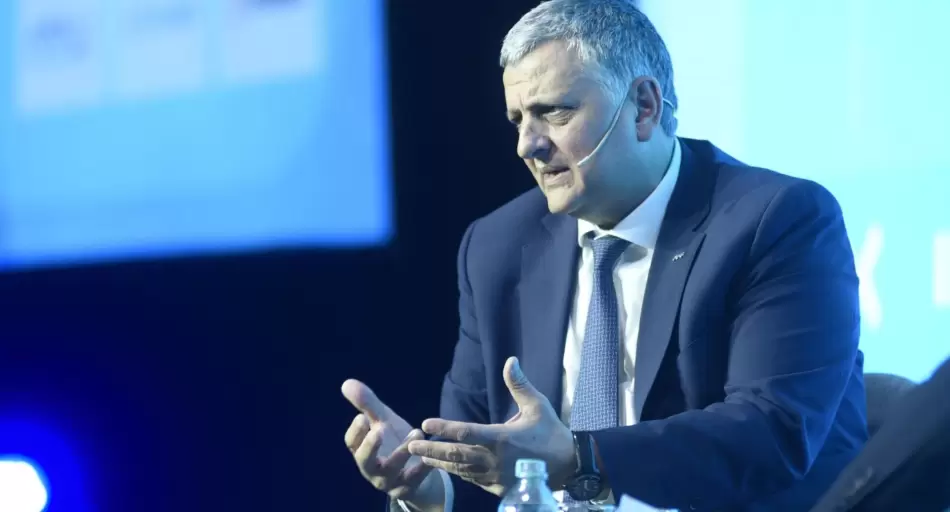 YPF busca USD 17.000M en Wall Street para proyecto de GNL