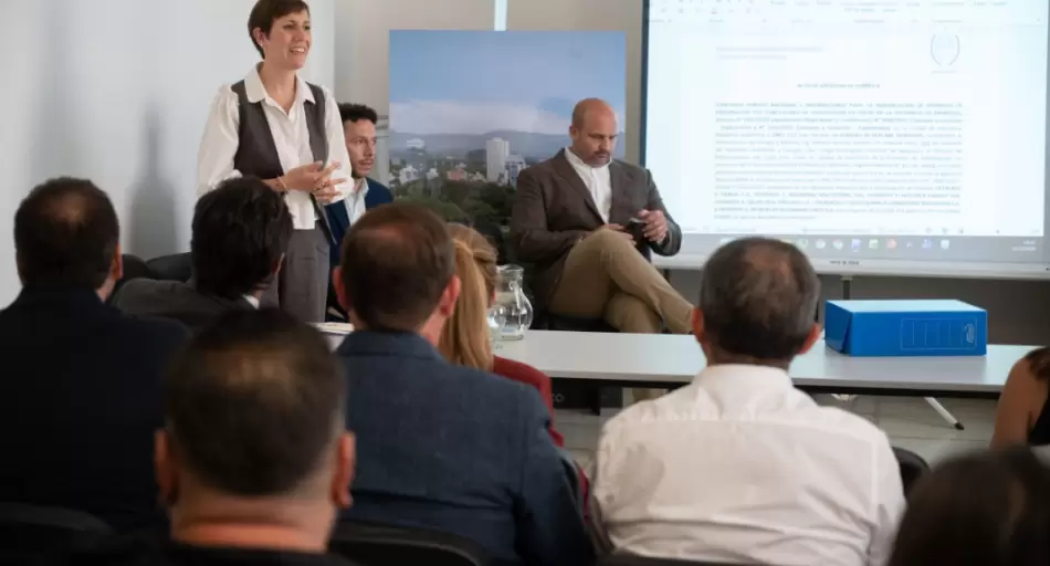 Mendoza lanza licitación petrolera con 17 áreas en juego