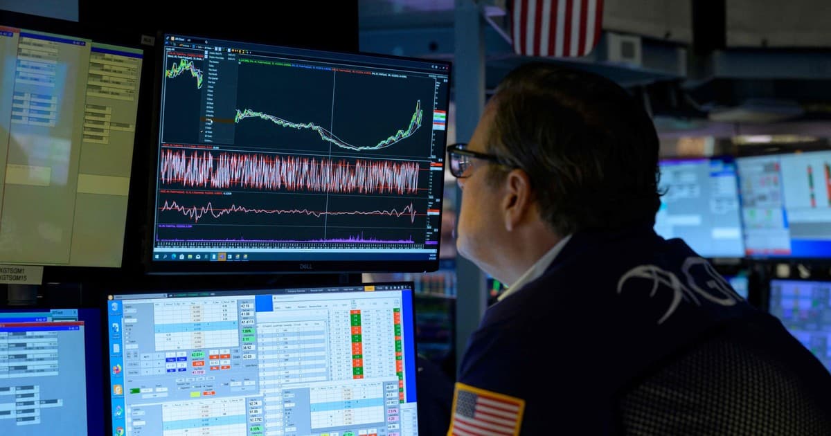 Bonos argentinos suben y riesgo país cae a mínimo en 7 años