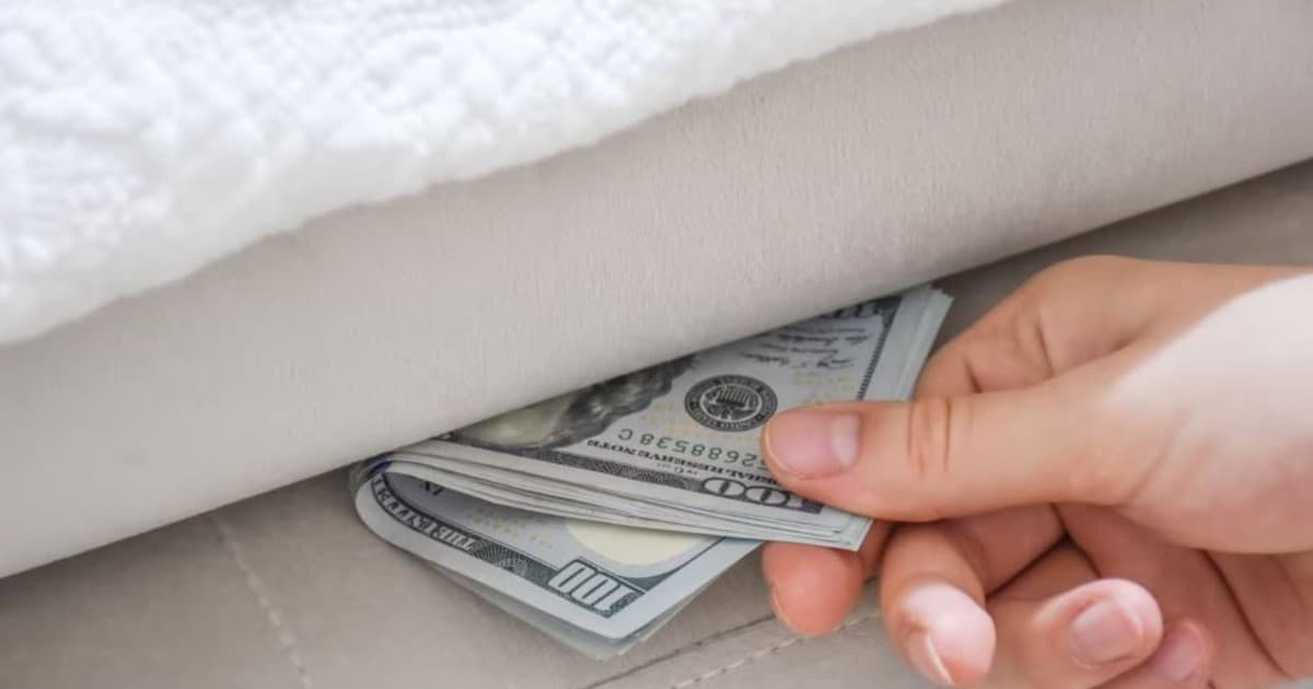 Inocencia fiscal: bancos y ARCA buscan sacar dólares del colchón