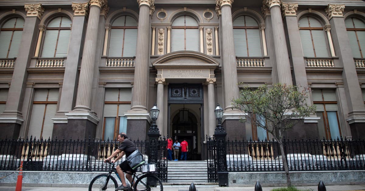 El Central suma US$ 700 millones en reservas, pero el riesgo país no reacciona