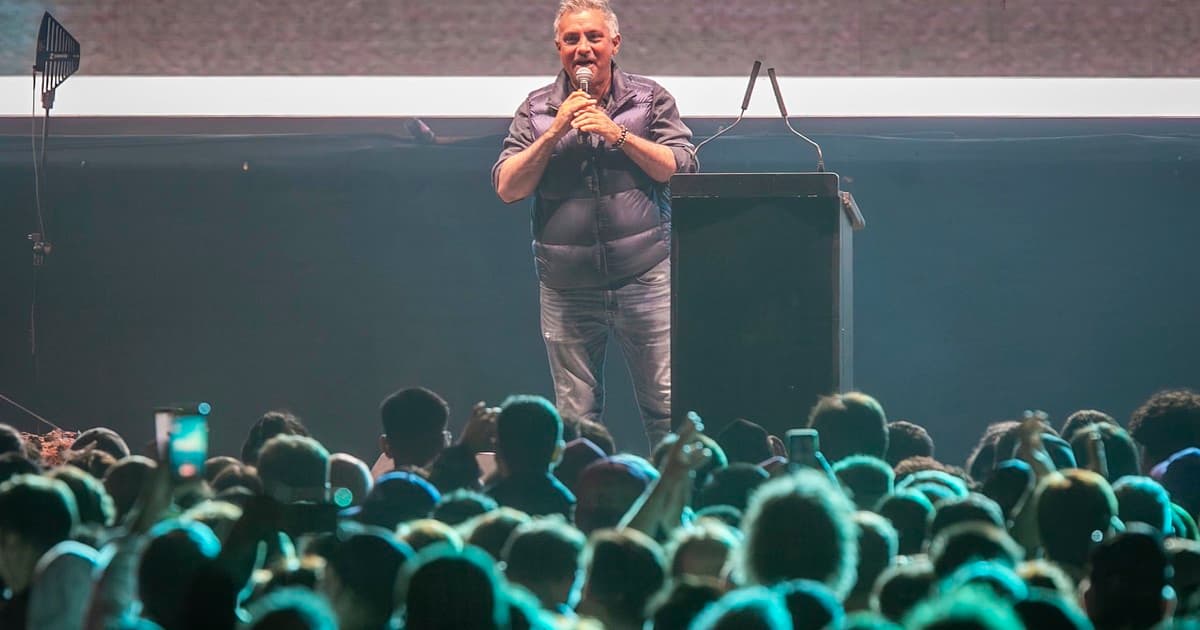 Interna libertaria estalla en La Derecha Fest: silbidos a Pareja y desmarque de Las Fuerzas del Cielo