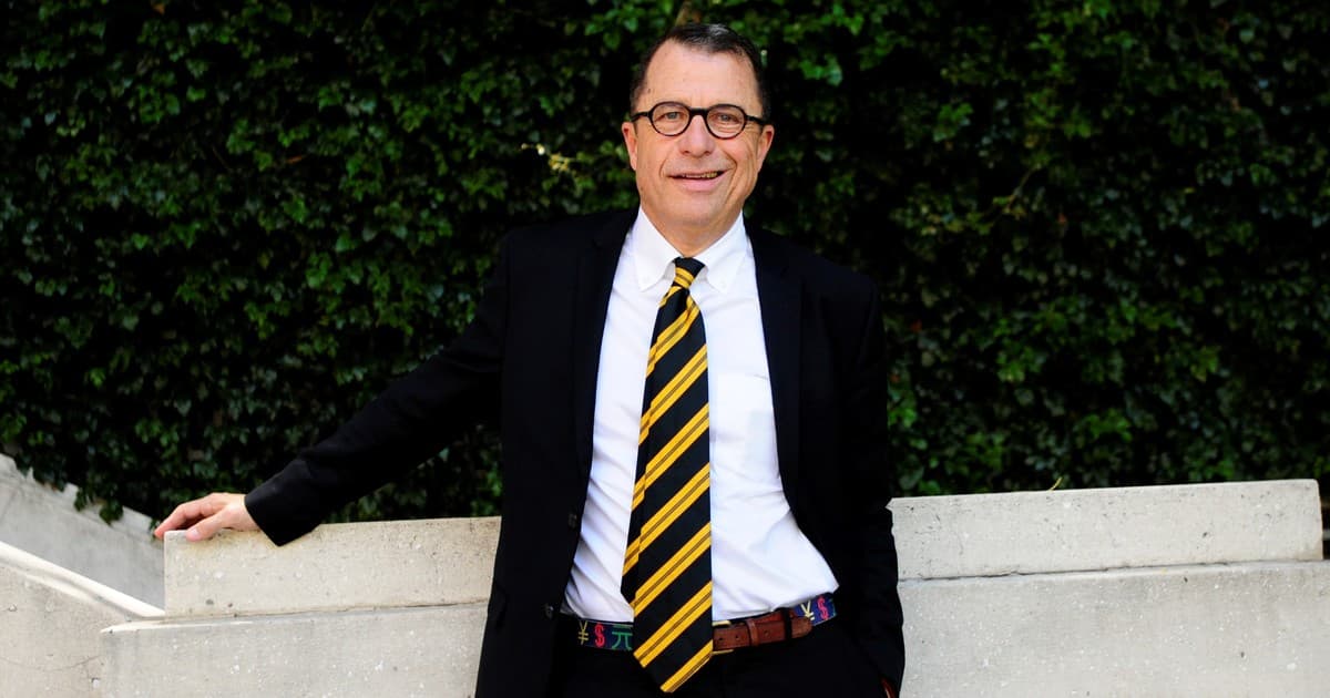 Edwards: Argentina debe competir más para crecer, pero hay riesgos