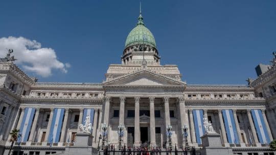 Milei impulsa reforma laboral en sesiones extraordinarias del Congreso