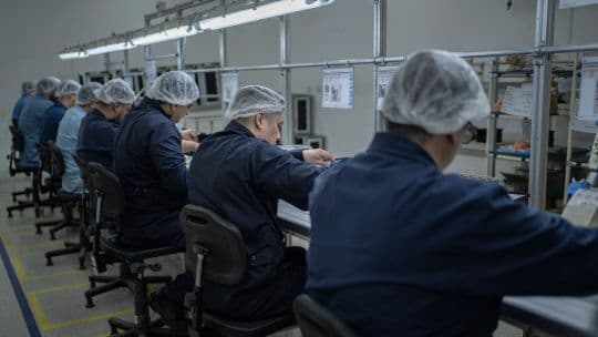 La economía argentina se contrajo más de lo esperado tras las elecciones