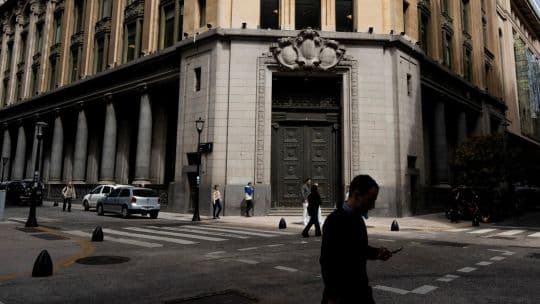 Argentina asegura US$3.000 millones en préstamo con bancos internacionales