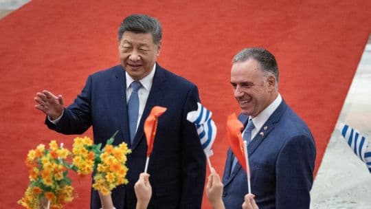 China refuerza lazos con Uruguay mientras Milei se acerca a Trump